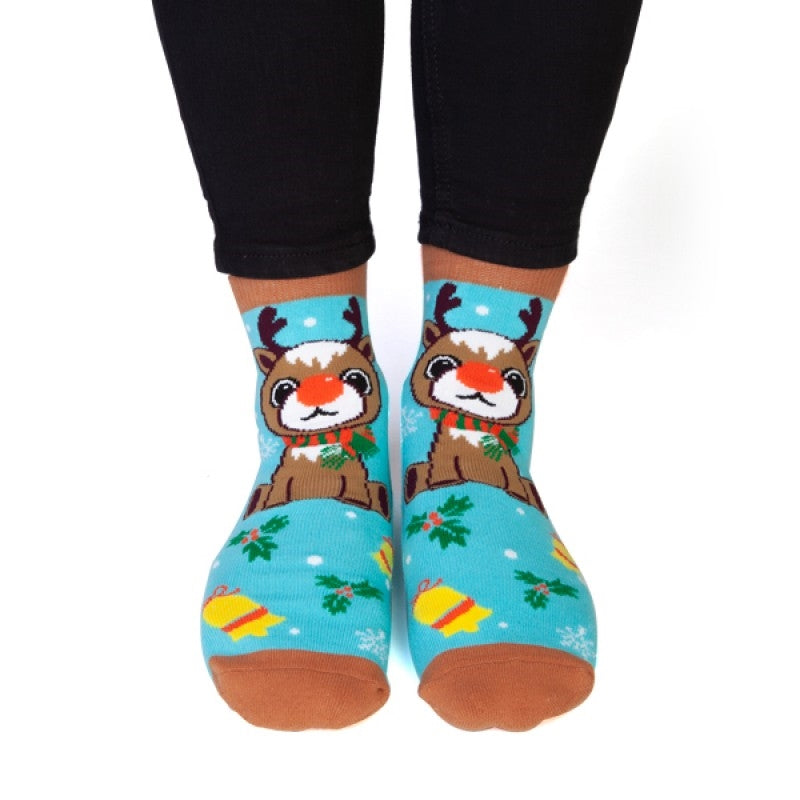 christmas-reindeer-feet-speak-socks
